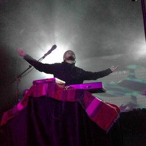 MNDSGn at Los Angeles, CA in The Echo 2016