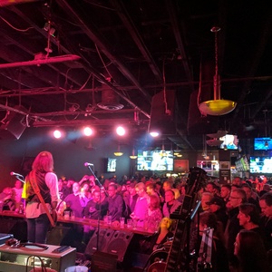 Scotty Bratcher at Columbus, OH in Turtle Creek Tavern 2017