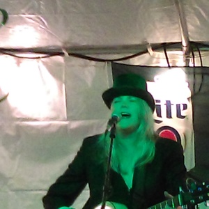 Cathy Richardson at Wauconda, IL in Middleton's on Main 2017