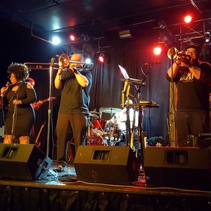 Farnell Newton at Portland, OR in Dante's 2017