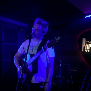 Lewis Watson at Cambridge, United Kingdom in The Portland Arms 2017