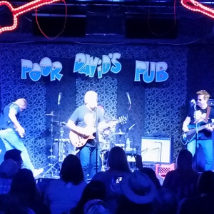 Rik Emmett at Dallas, TX in Poor David's Pub 2017