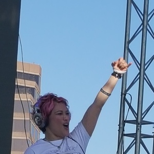 Suzy Solar at Tampa, FL in beach 2017