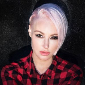 Emma Hewitt Tickets, Tour Dates and Concerts