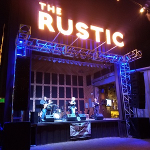 Deidre Thornell at Dallas, TX in The Rustic 2017