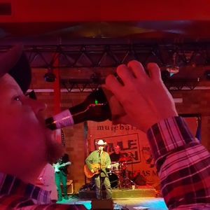 Jamie Richards at Justin, TX in Mulebarn 2017