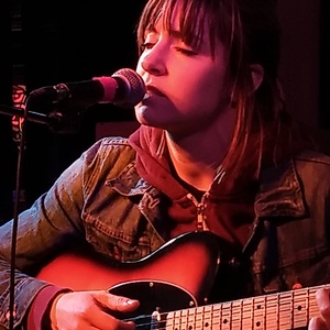 Laura Stevenson at Gainesville, FL in Loosey's 2018