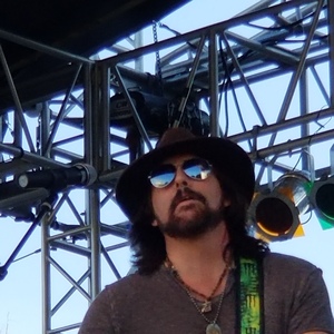 Rick Monroe and the Hitmen at Shorewood, IL in Skooters Roadhouse 2018