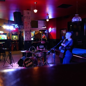 Molly Durnin at Albany, NY in Pearl street pub 2018