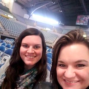 Hillsong Worship at Fort Wayne, IN in Allen County War Memorial Coliseum 2018