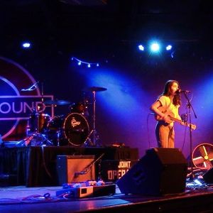 Gabrielle Zwi Singer/Songwriter