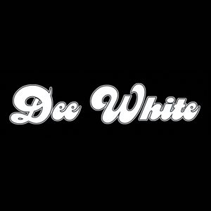 Dee White