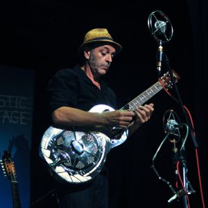 Vince Lee - Blues Guitarist