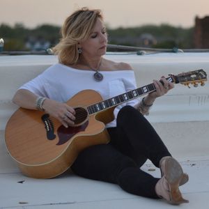 Julianne Ankley, Julianne Ankley & The Rogues