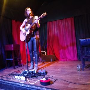 Hannah Trigwell at Hull, United Kingdom in The Sailmakers Arms 2019