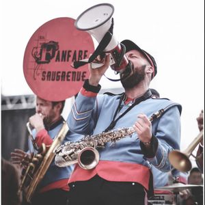 LA FANFARE SAUGRENUE