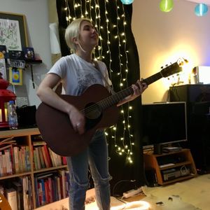 Hayley Reardon at Frankfurt am Main, Germany in Cowhide House Concerts 2019