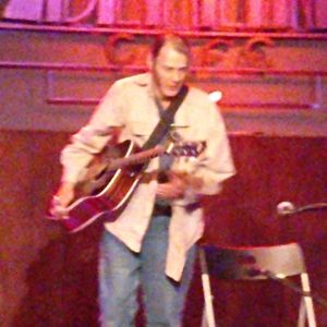 Malcolm Holcombe at Madrid, Spain in Café Berlín 2019