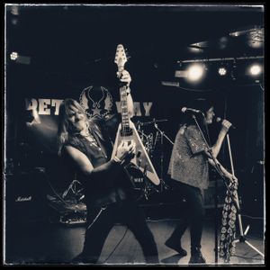 Pete Way at Glasgow, United Kingdom in Cathouse Nightclub 2019