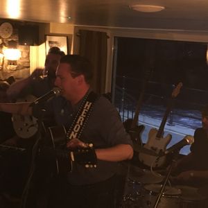 Rob Heron & The Tea Pad Orchestra at Llangrannog, United Kingdom in Pentre Arms 2019