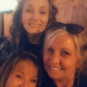 Framing the Red at Lebanon, MO in Alford's Pub and Grill 2019