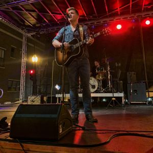 Caleb Lee Hutchinson at Denison, IA in Uptown Denison 2019