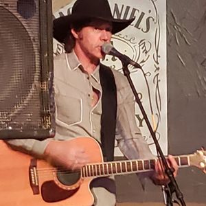 Derryl Perry at Crosby, TX in Backyard bar & grill 2019