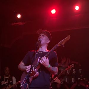 Mac Ayres at Houston, TX in Bronze Peacock- House of Blues 2019